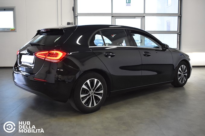 MERCEDES-BENZ A 180 d Business Extra